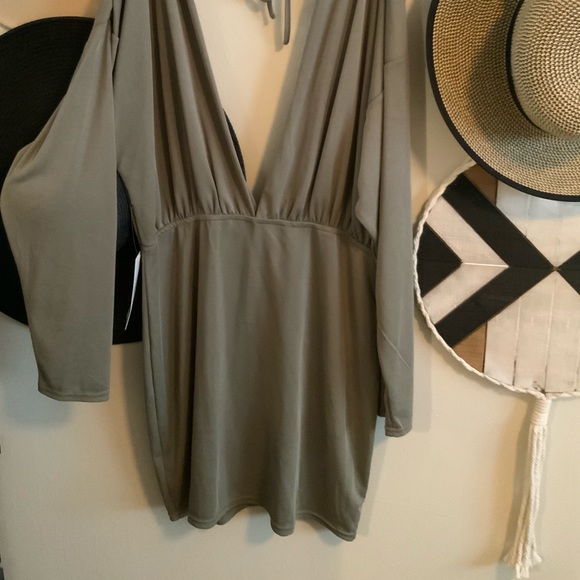 Beach cover up or night out - Picture 2 of 2